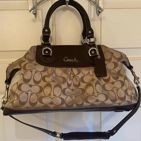 ⭐️ COACH Ashley Signature Satchel, F15440 - Picture 16 of 17